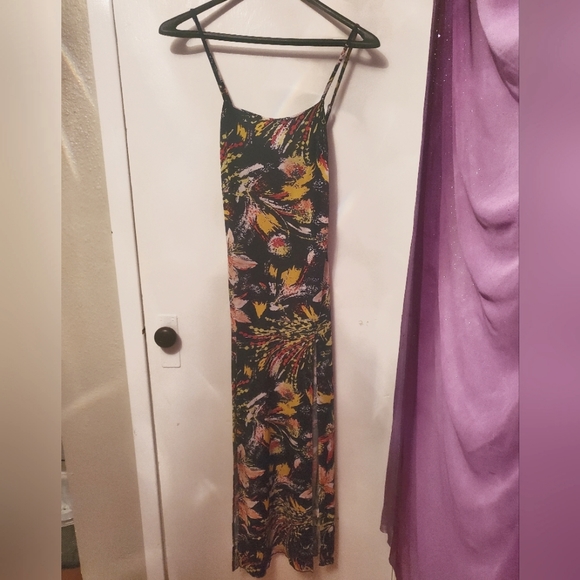 Small Streetwear Society Floral Print Maxi Dress With High Frontal Slits - Picture 1 of 2